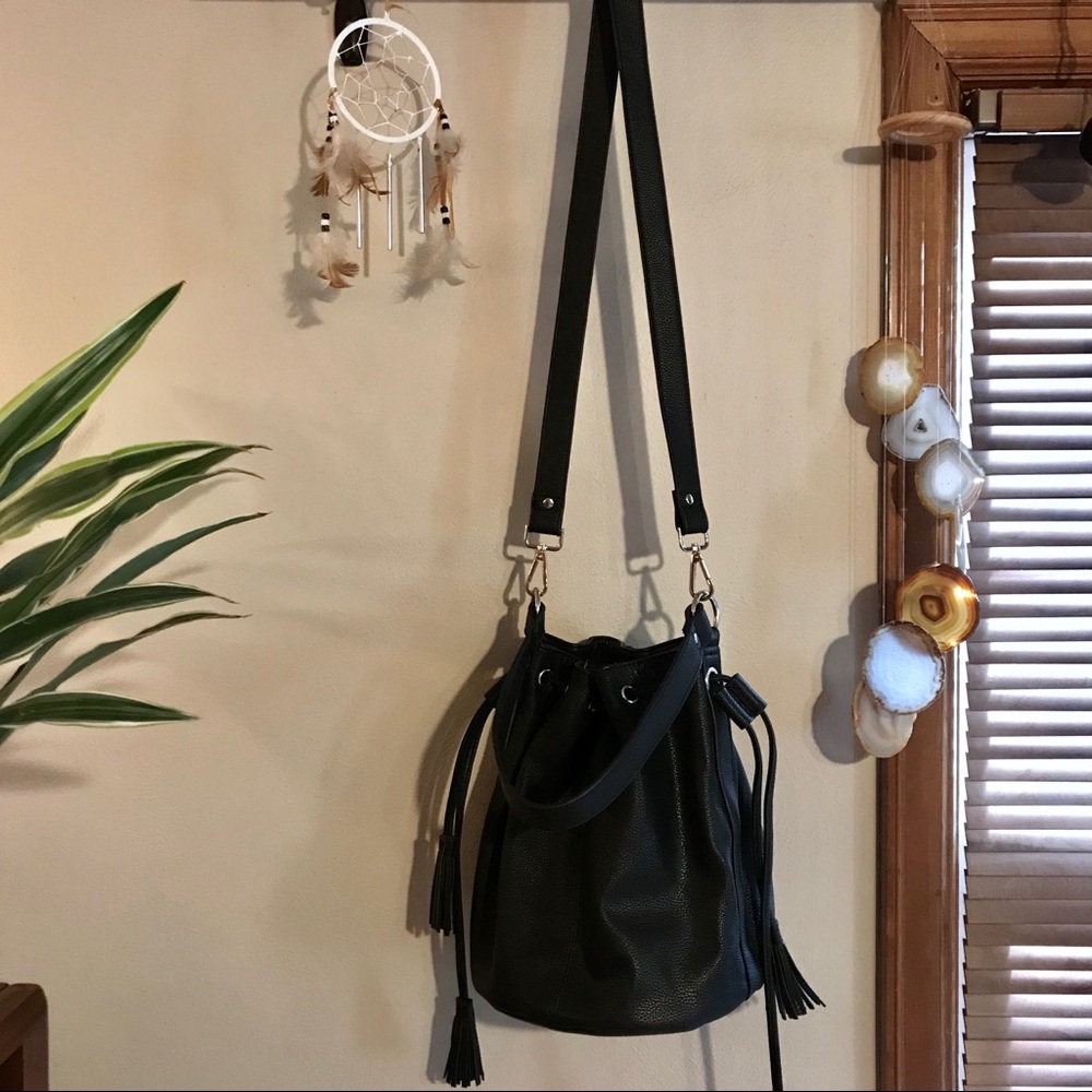 Round Base Purse